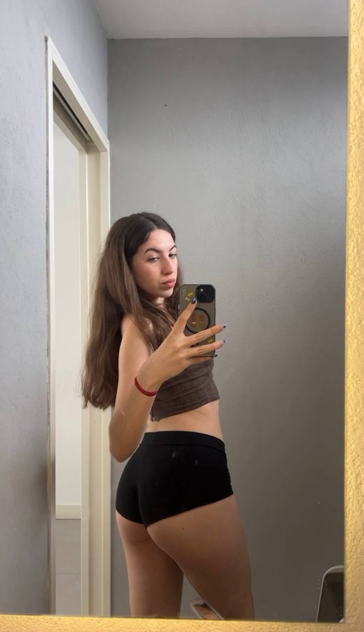 Amber in her underwear in Sharjah