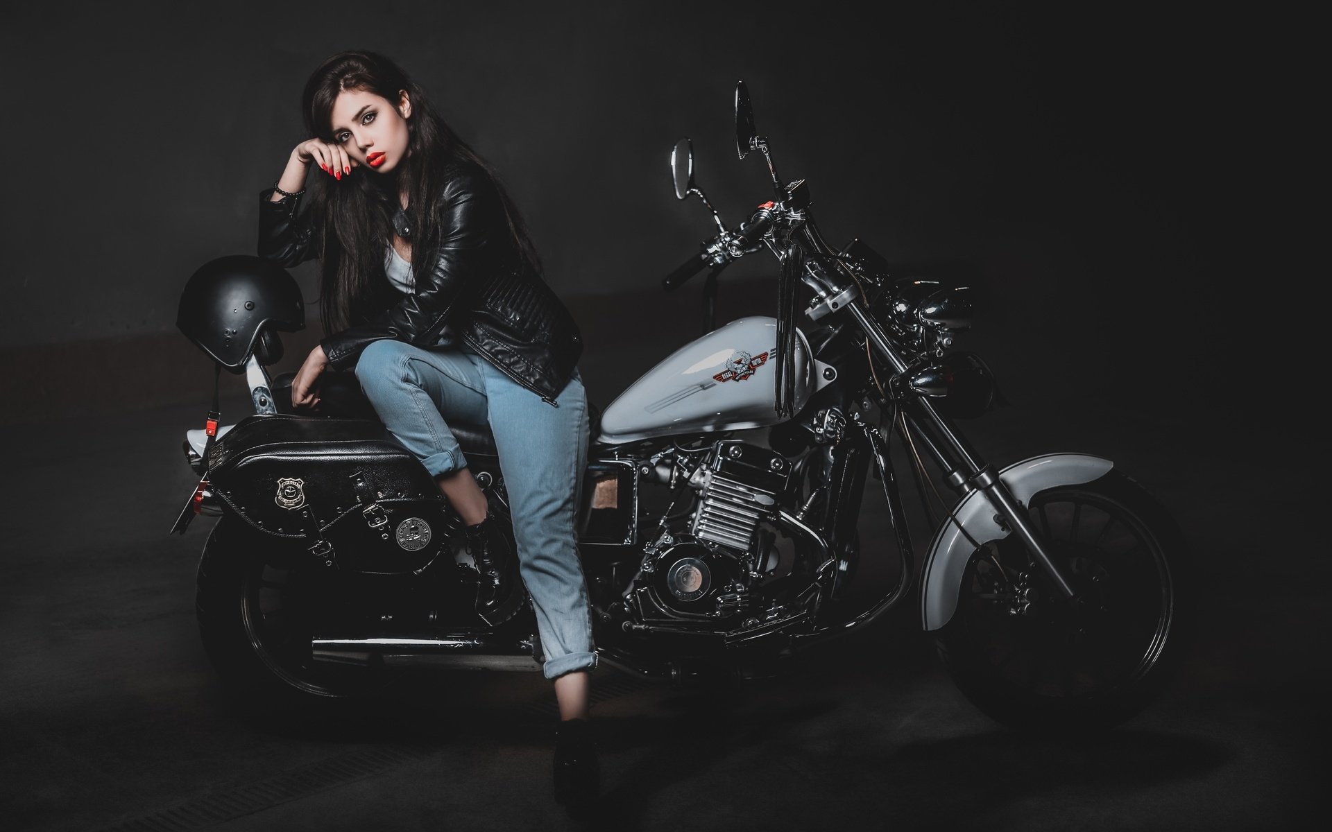 Biker girls: style and drive in Sharjah