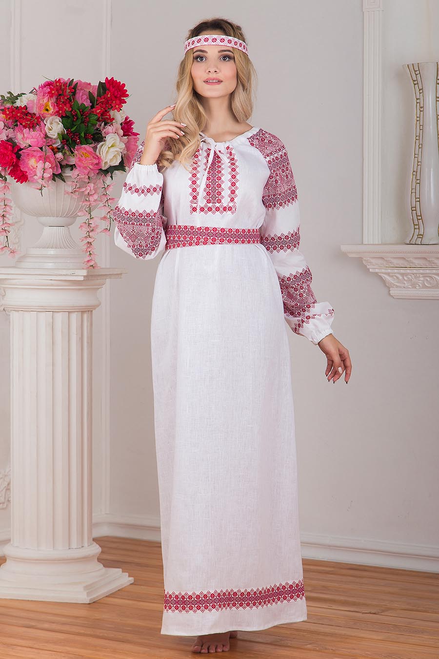 Women in Slavic costumes in Sharjah