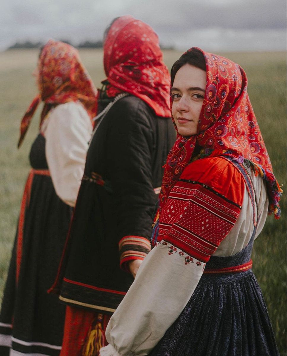 Women in Slavic costumes in Sharjah
