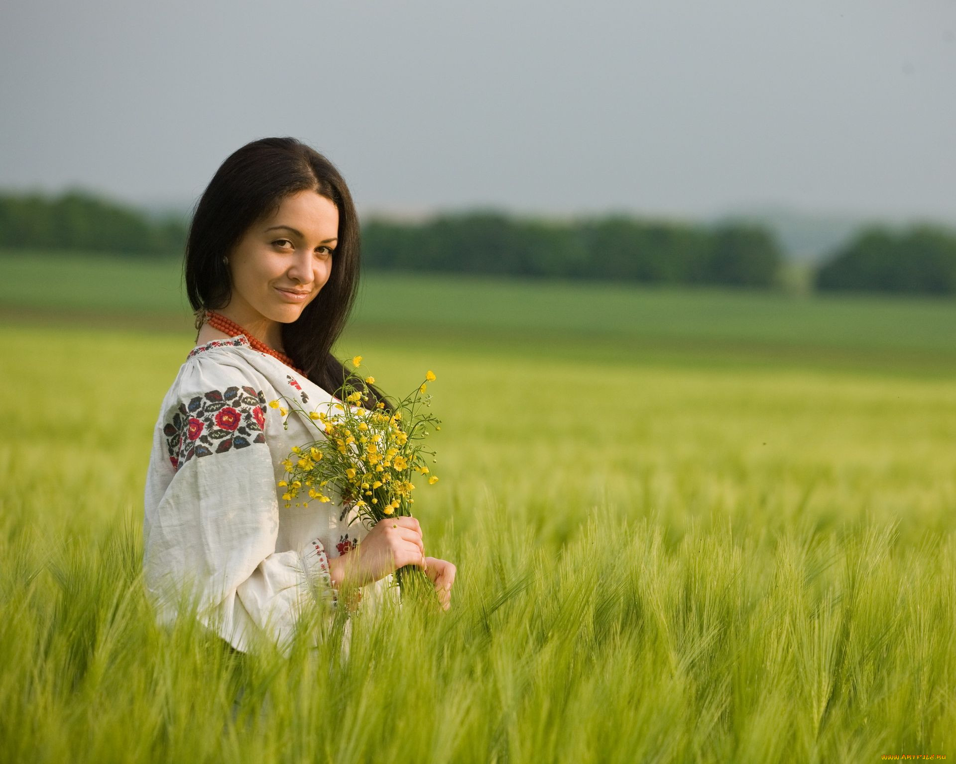Women in Slavic costumes in Sharjah
