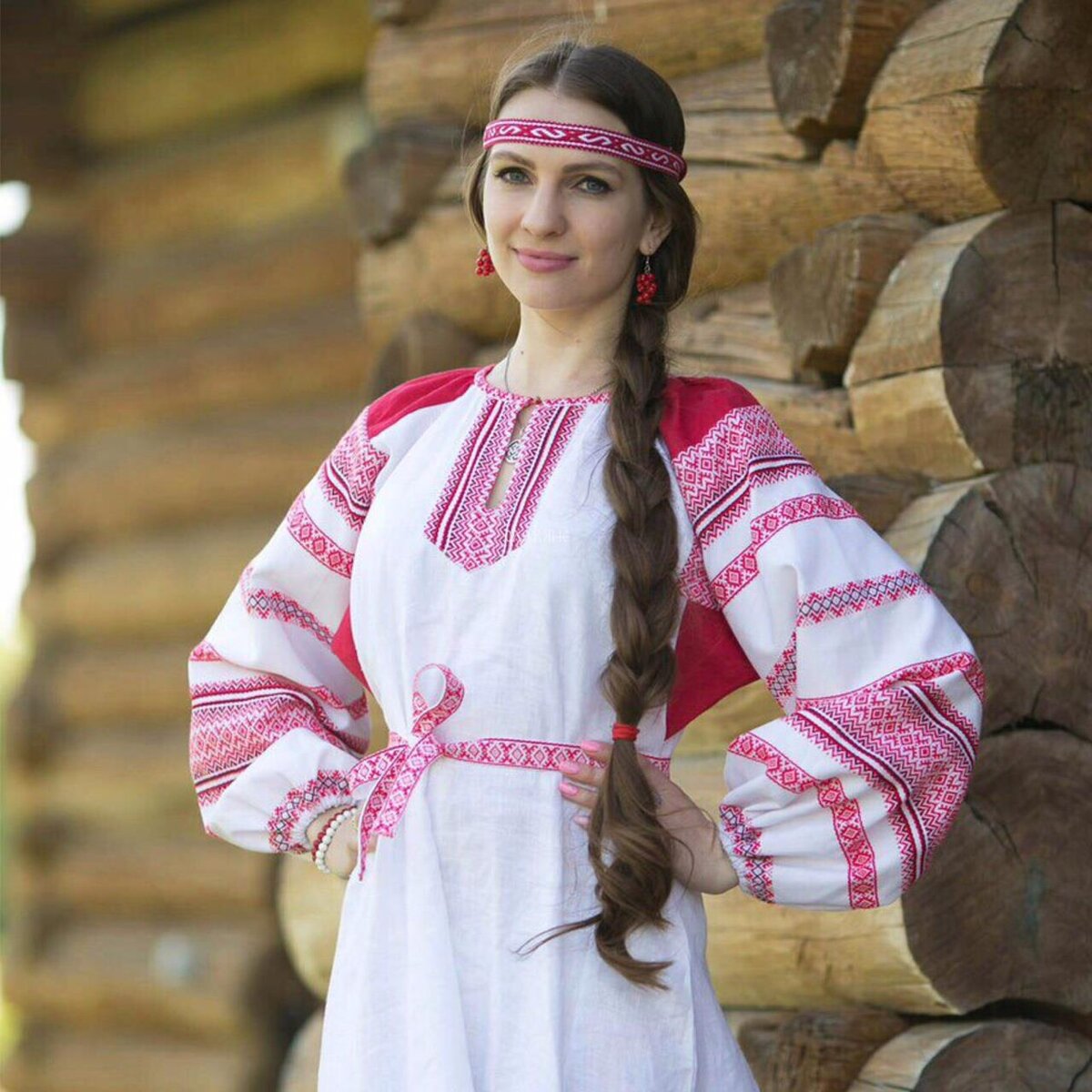 Girls in Slavic costumes in Sharjah