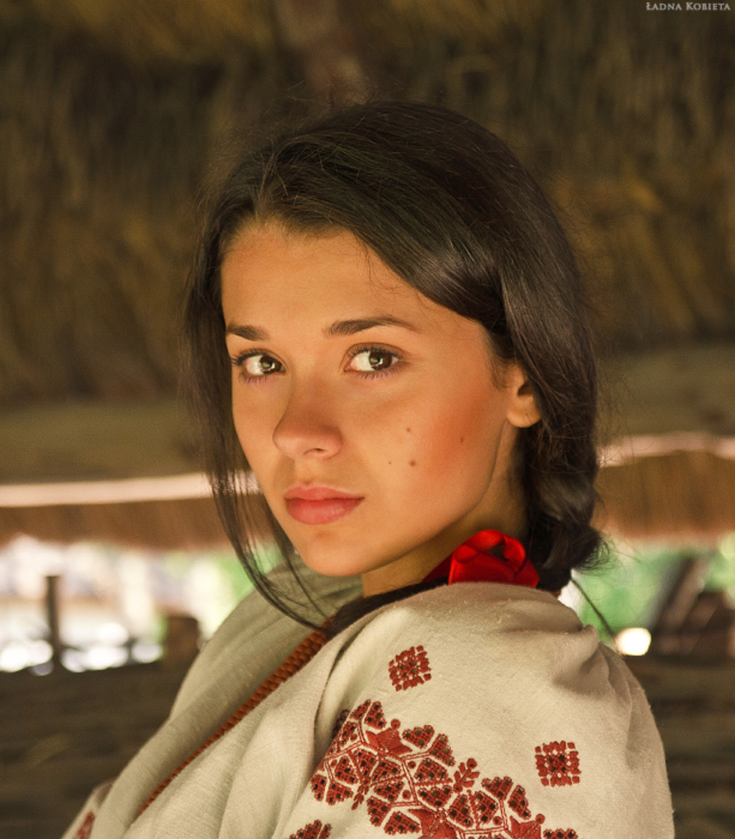 Girls in Slavic costumes in Sharjah