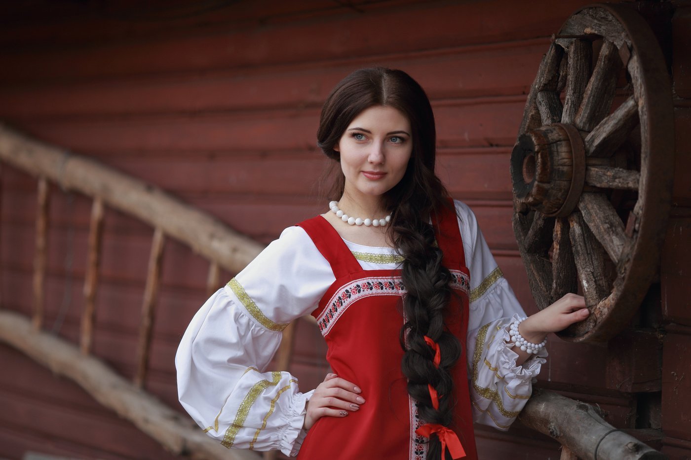 Girls in Slavic costumes in Sharjah