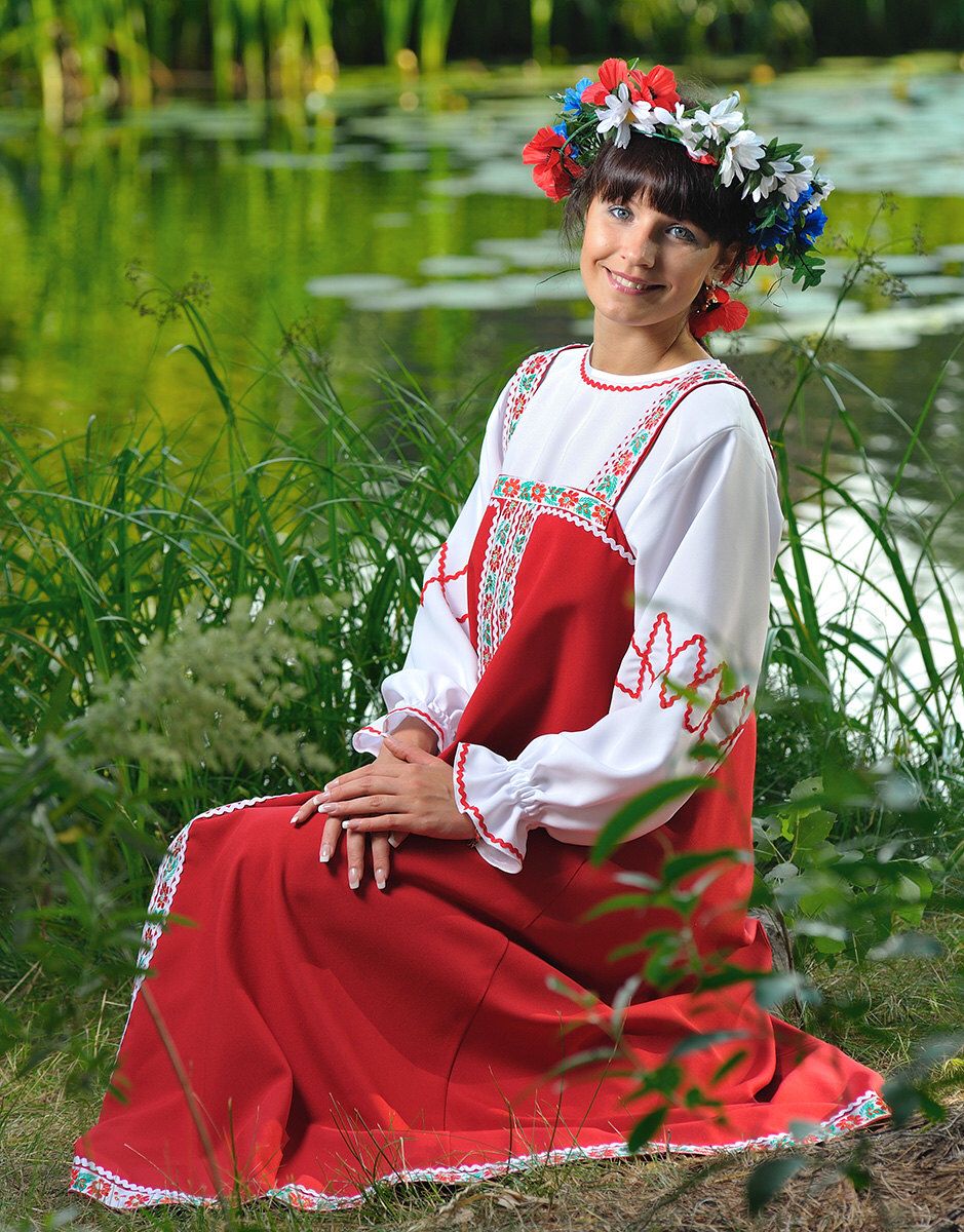 Beautiful girl Girls in Slavic costumes in Sharjah